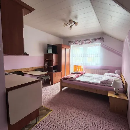 Goscinne Janosik, شقة شتوروك